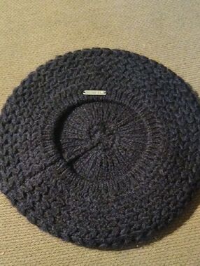 Ralph Lauren Knit Beret Hat in Black KS37PM